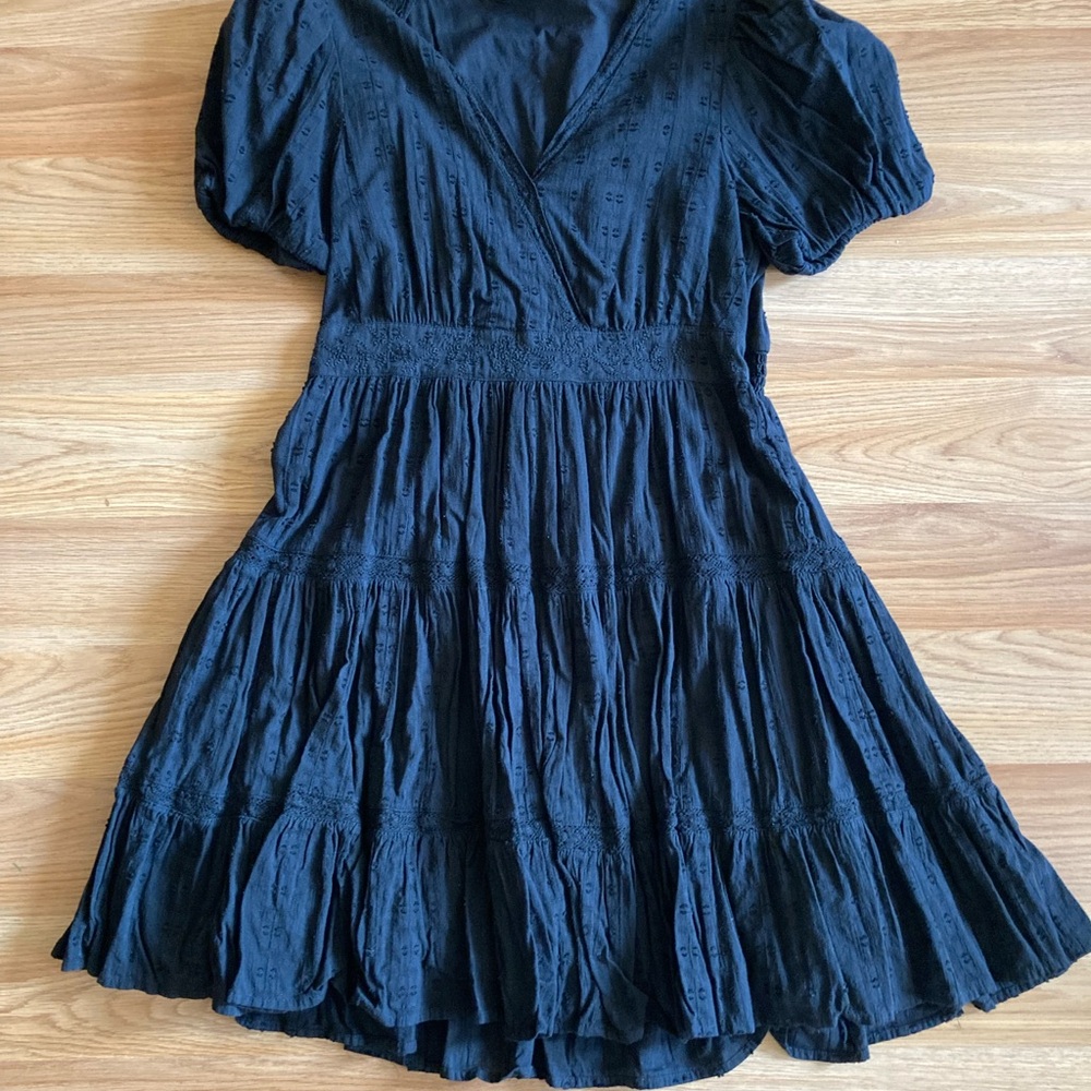 ZARA - v neck embroidered dress